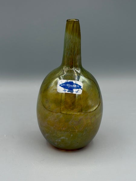 Nuutaj&auml;rvi, Oiva Toikka, mansikkapaikka