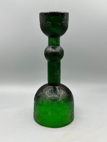 Nuutaj&auml;rvi, Heikki Orvola, Miranda, kynttil&auml;njalka, vihre&auml;.