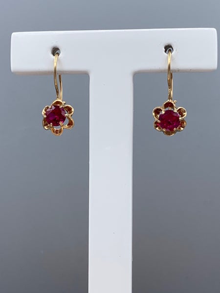 Veikko Rantanen, Heinola, Korvakorut Kultaa, Punainen kivi